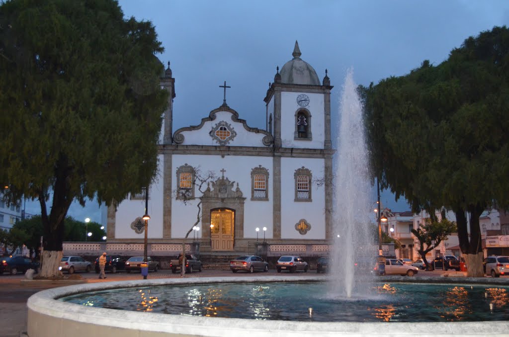 Homem furta objeto de igreja no Centro de Barbacena