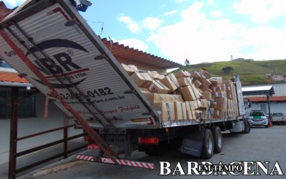 CARGA DE CIGARROS É APREENDIDA EM PINHEIRO GROSSO