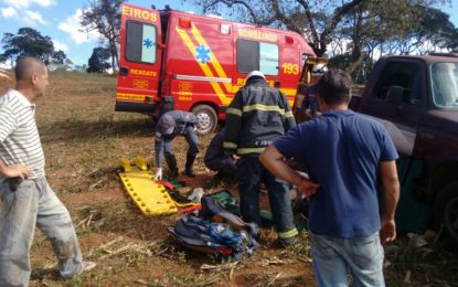 Bombeiros Militares socorrem trabalhador atropelado por trator na zona rural de Gagé