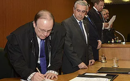 Magistrados são empossados no TRE-MG