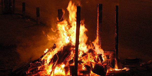 Médicos alertam para riscos de acidentes com fogos de artifício no mês de junho.