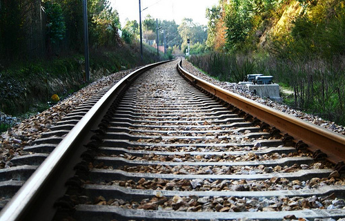 ADOLESCENTE É ATROPELADO POR COMPOSIÇÃO FÉRREA