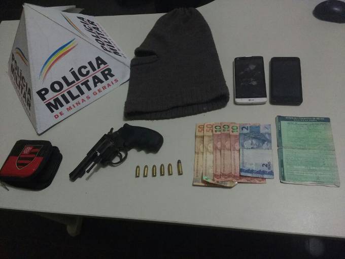 PMR prende motociclista armado em moto com placa  adulterada na BR 265 em Barroso