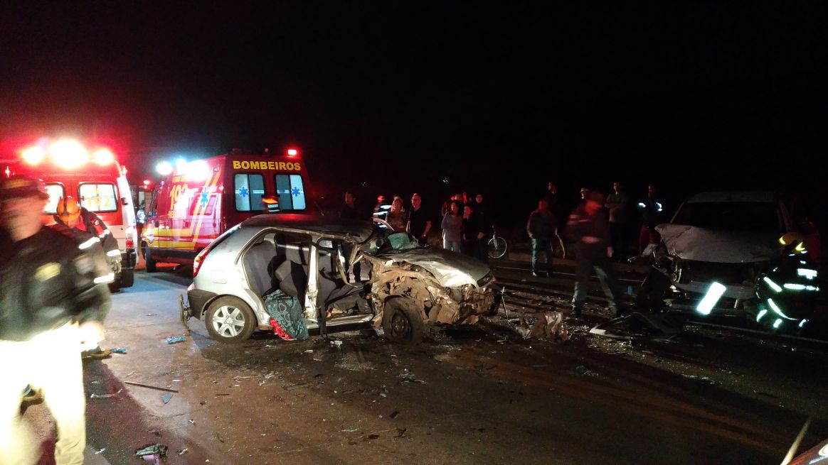 ACIDENTE NA BR  040 ENVOLVE TRÊS VEÍCULOS, E DEIXA UMA VÍTIMA FATAL