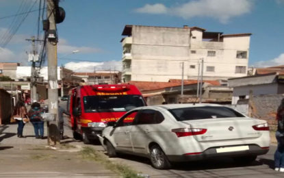 COLISÃO ENTRE VEÍCULOS NO BAIRRO DOS FUNCIONÁRIOS EM BARBACENA