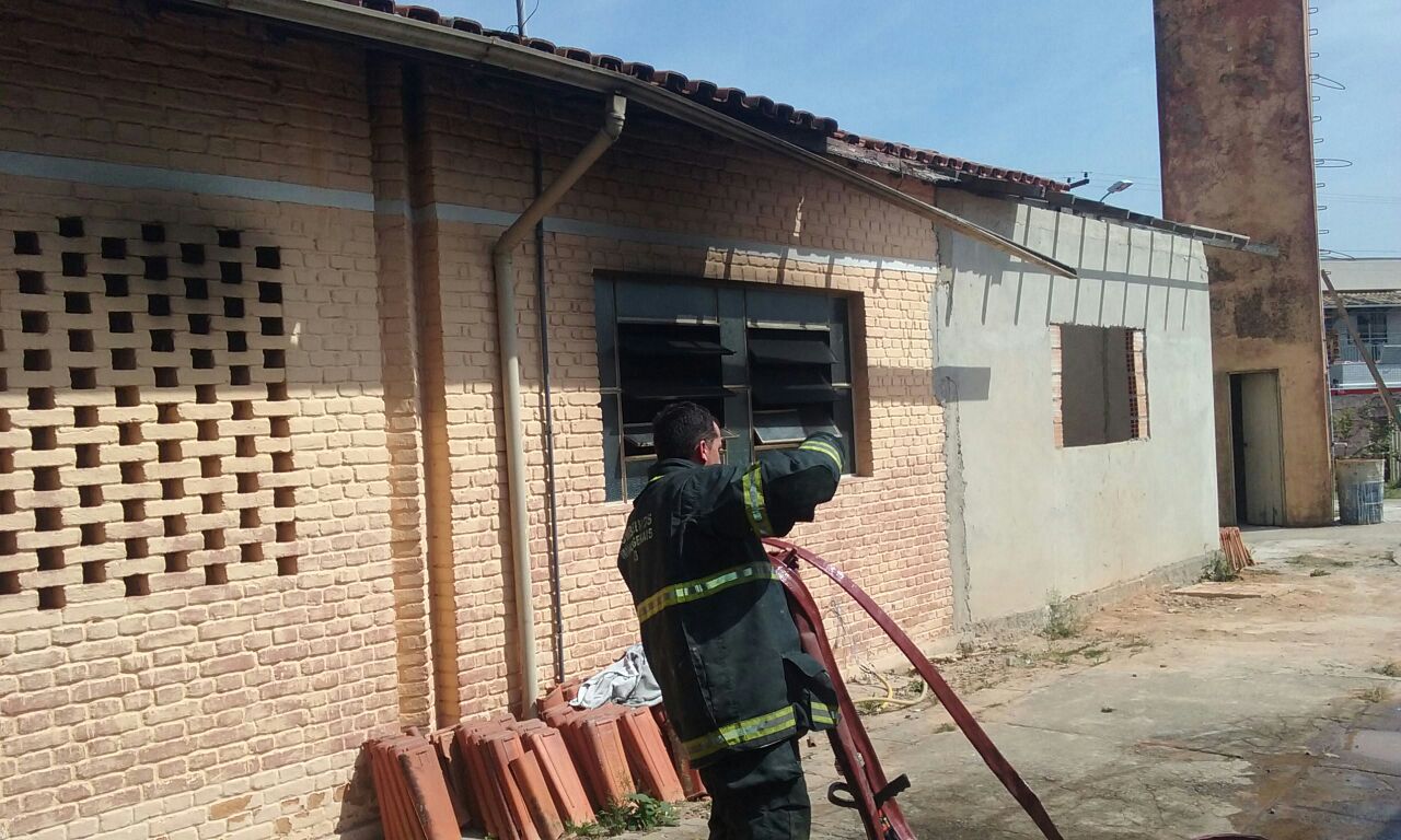 INCÊNDIO ATINGIU O CAPS DO BAIRRO VILELA