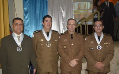 Policiais Militares recebem Medalha “Ordem do Mérito Legislativo”