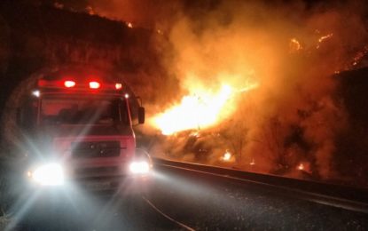 INCÊNDIO DE GRANDES PROPORÇÕES ATINGE FAZENDAS EM RITÁPOLIS / MG