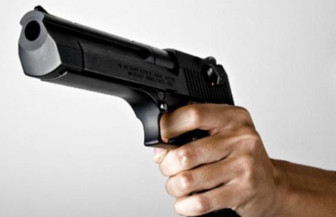 Dupla assalta restaurante no centro da cidade