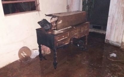 INCÊNDIO CAUSA PREJUÍZOS EM SÍTIO