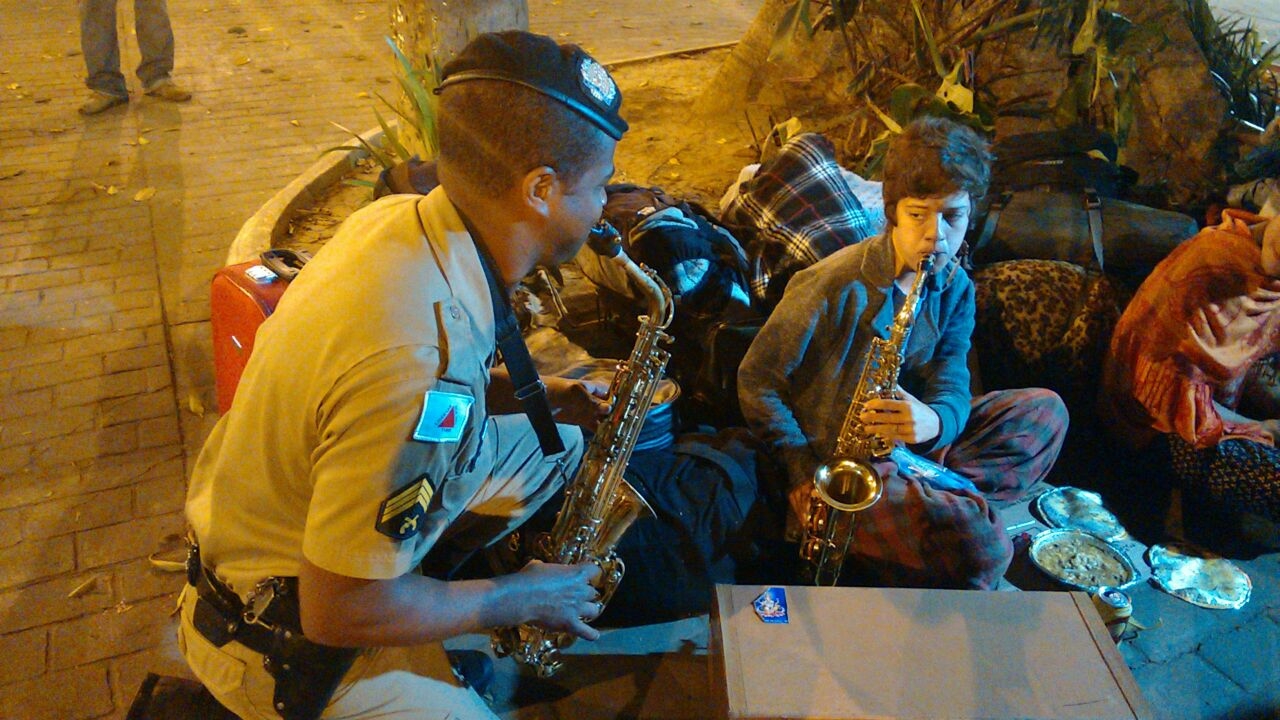 AQUEÇA SEU IRMÃO E SEU CORAÇÃO