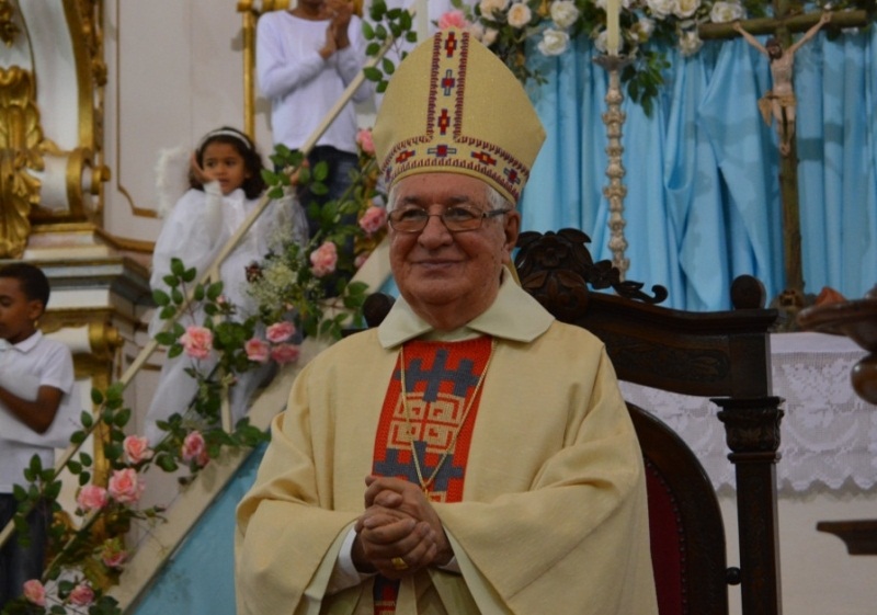 ARCEBISPO DE MARIANA VISITA HOSPITAL IBIAPABA CEBAMS E REPETE CENA HISTÓRICA DE 50 ANOS ATRÁS