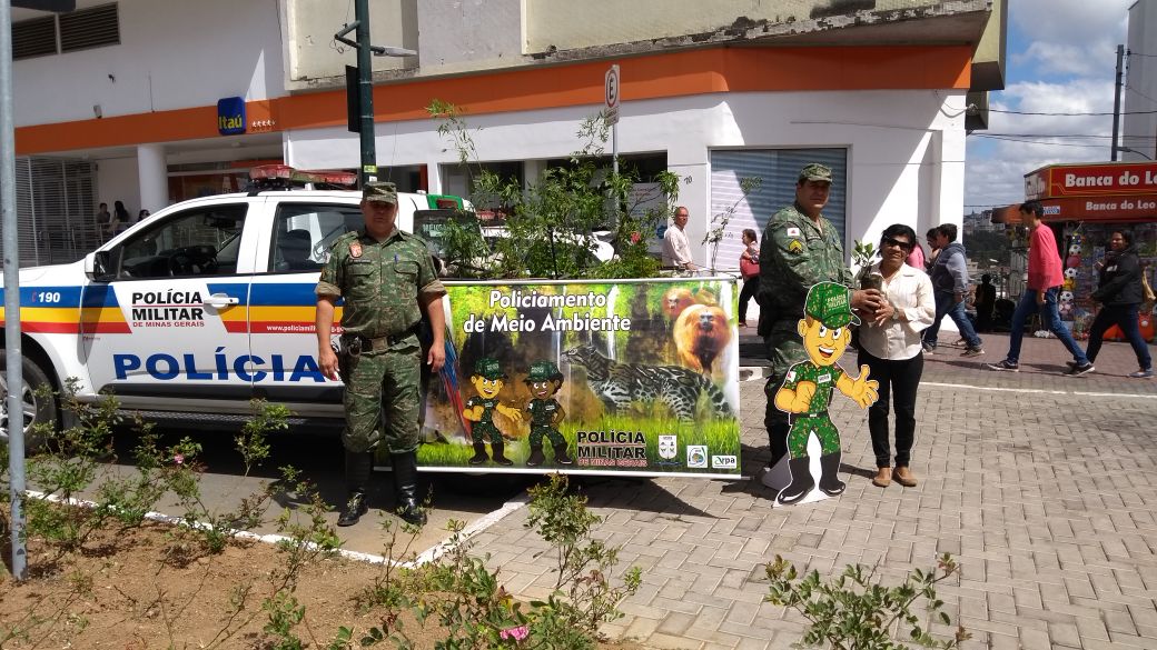 POLÍCIA MILITAR DO MEIO AMBIENTE COMEMORA O DIA DA ÁRVORE  COM PALESTRAS E DISTRIBUIÇÃO DE MUDAS.