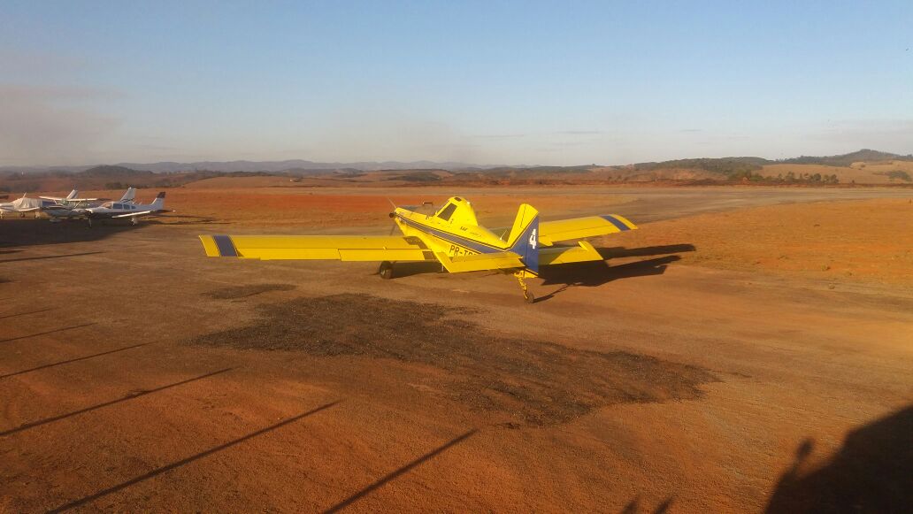 BOMBEIROS AUXILIAM A INCÊNDIO NA SERRA DE OURO BRANCO