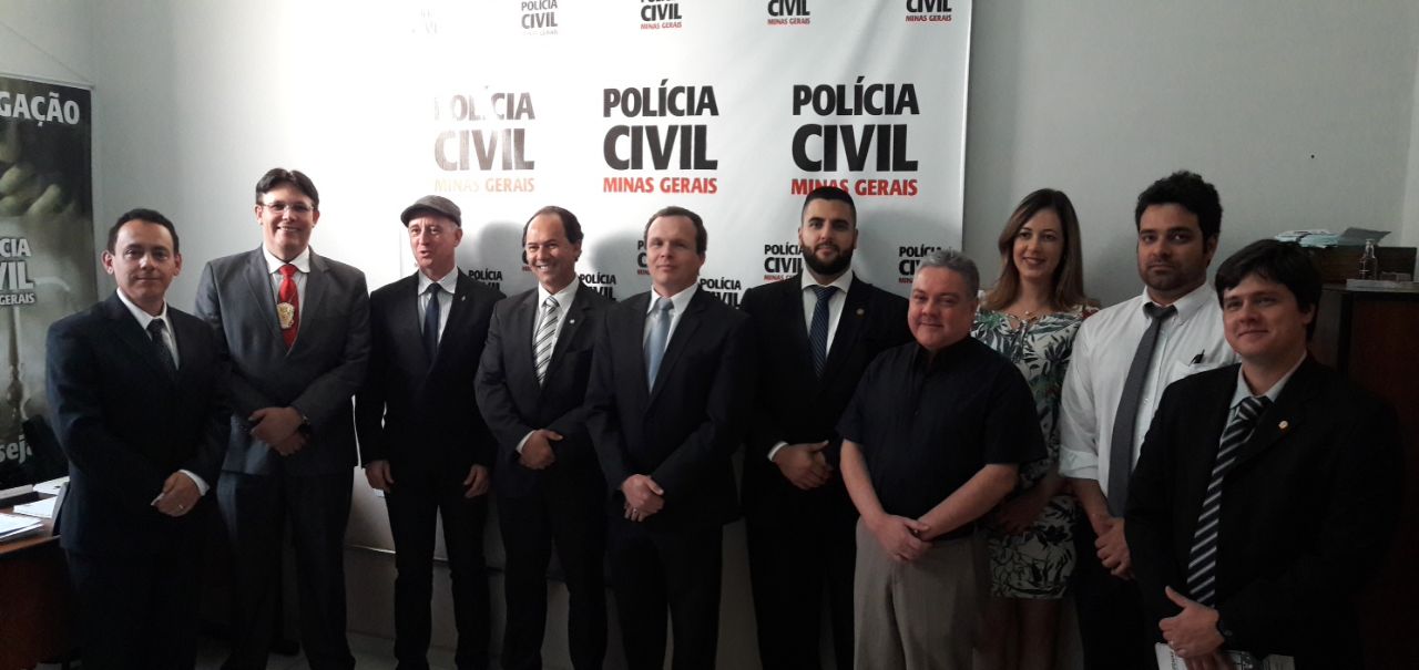 CHEFE DE DEPARTAMENTO E REGIONAIS RECEBEM SINDEPOMINAS EM BARBACENA