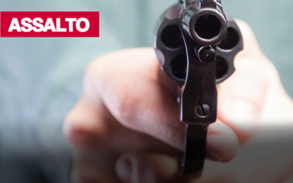 DUPLA ASSALTA ÔNIBUS NO BAIRRO SANTO ANTÔNIO EM BARBACENA-MG