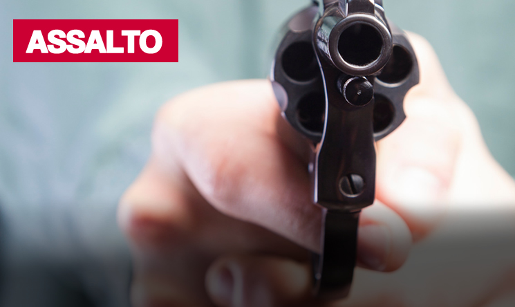 DUPLA ASSALTA ÔNIBUS NO BAIRRO SANTO ANTÔNIO EM BARBACENA-MG