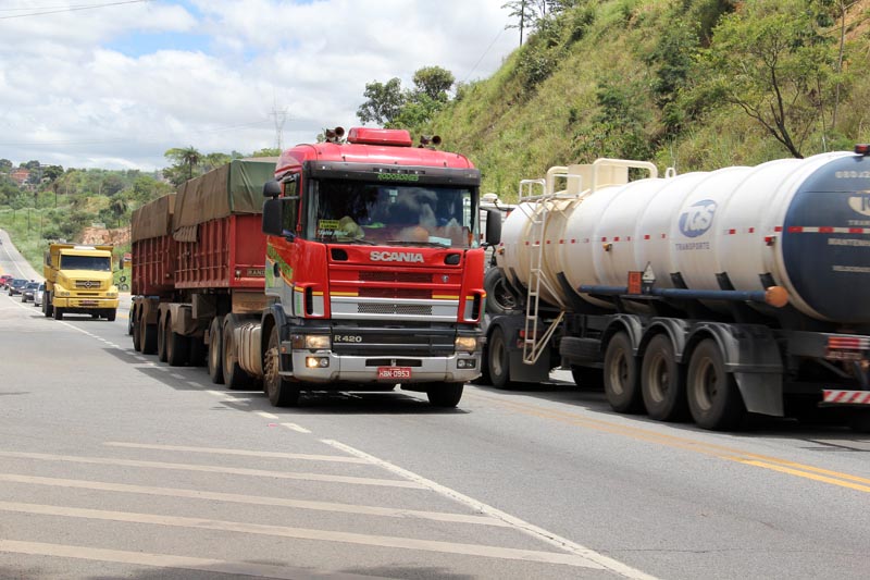 CIRCULAÇÃO RESTRITA DE VEÍCULOS DE CARGAS NOS DIAS 12 E 15 DE OUTUBRO NAS RODOVIAS MINEIRAS