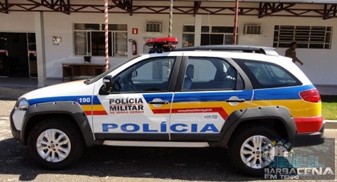 VEÍCULO É FURTADO NO BAIRRO MONSENHOR MÁRIO QUINTÃO EM BARBACENA