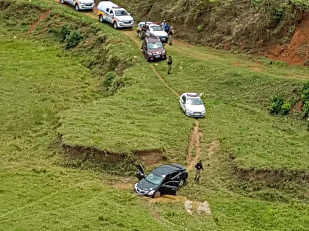 PM EFETUA PRISÃO DE QUADRILHA DE ROUBO DE CARGA E LIBERTA REFÉNS.