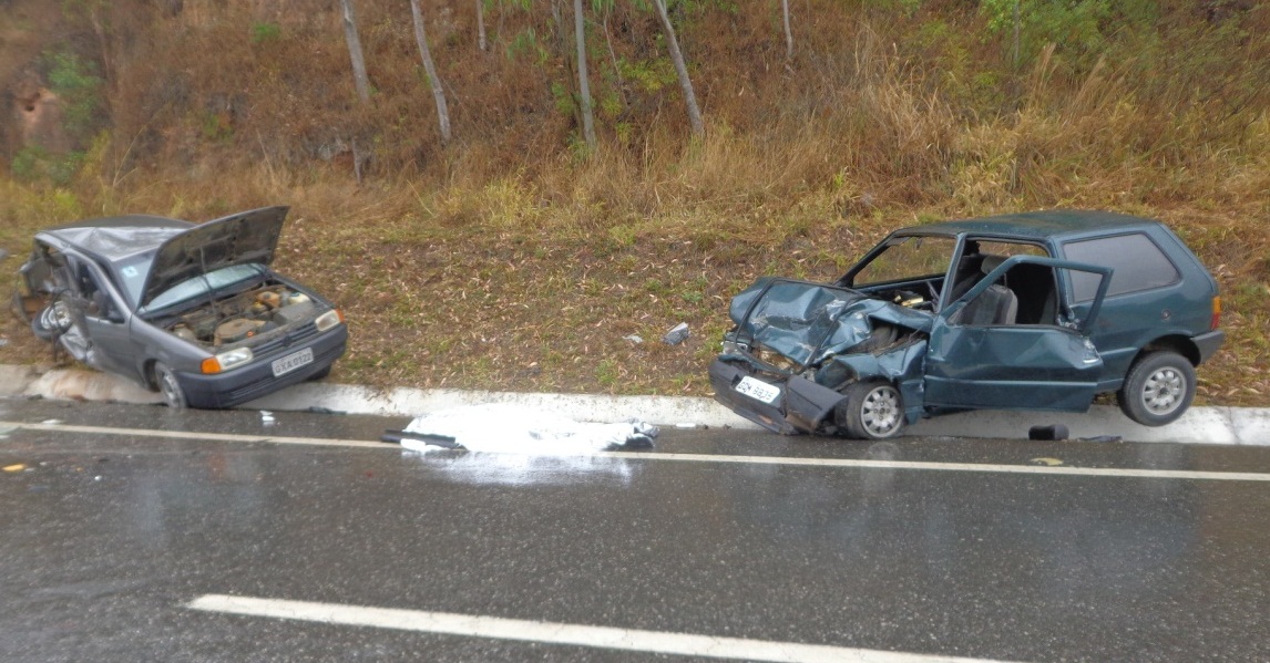ACIDENTE NA BR 265 FAZ DUAS VÍTIMAS FATAIS,PRÓXIMO AO KM 216