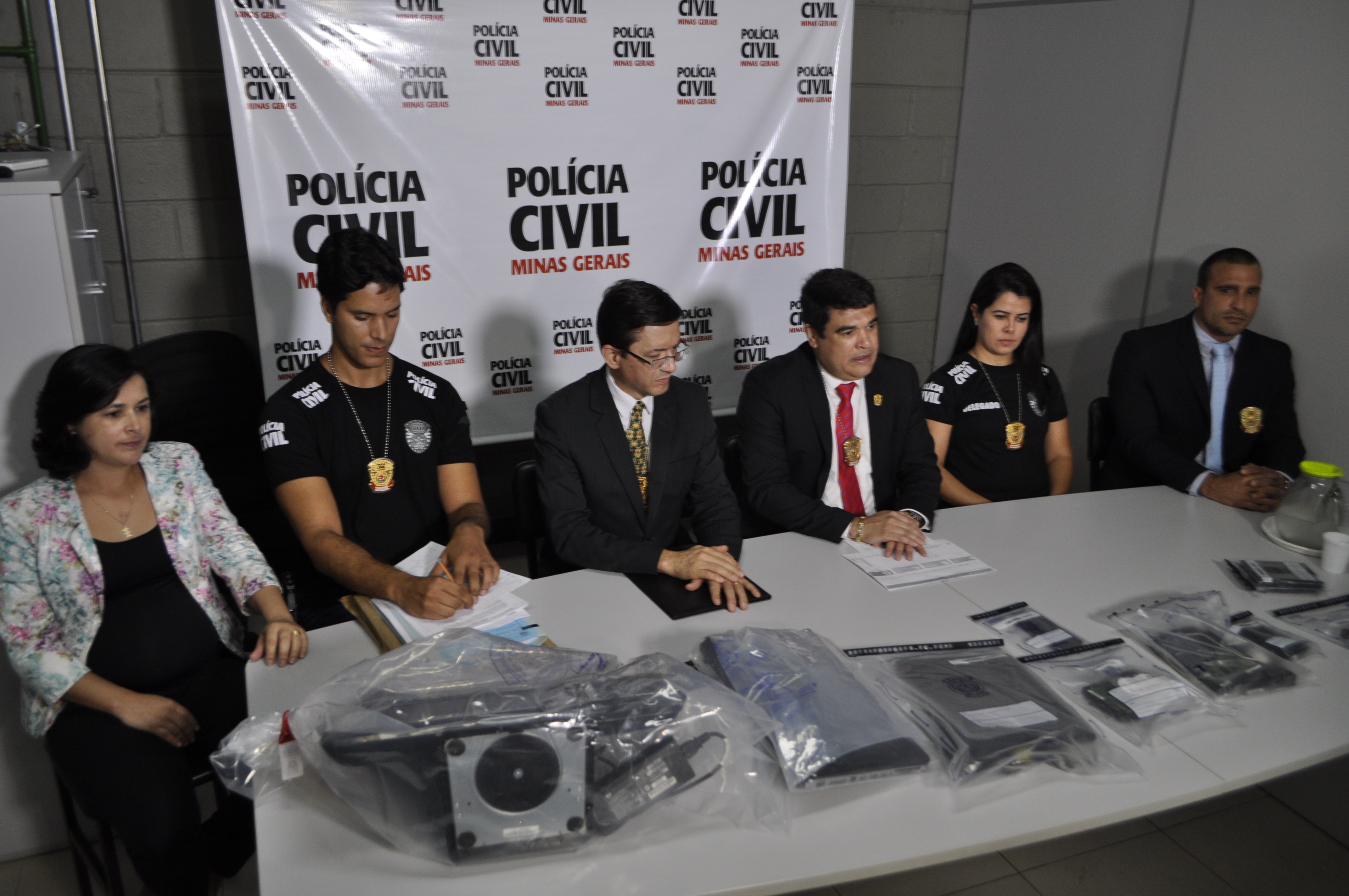 CONTRA PEDOFILIA: PCMG CUMPRE 14 BUSCAS E PRENDE NOVE SUSPEITOS