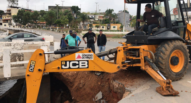 PREFEITURA INICIA RECUPERAÇÃO DE PONTE NA RUA BAHIA EM BARBACENA-MG