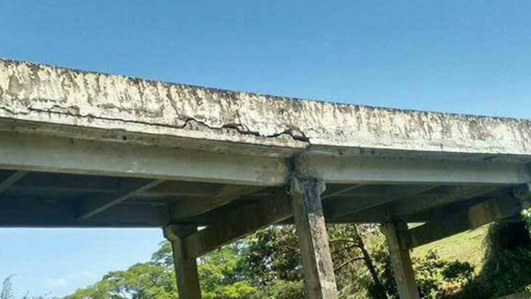 MG-448 VIA PRINCIPAL DE ACESSO A SANTA BÁRBARA DO TUGÚRIO É INTERDITADA