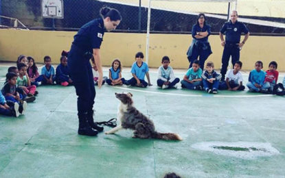 GUARDA MUNICIPAL DE BARBACENA PARTICIPA DA SEMANA DE EDUCAÇÃO PARA A VIDA