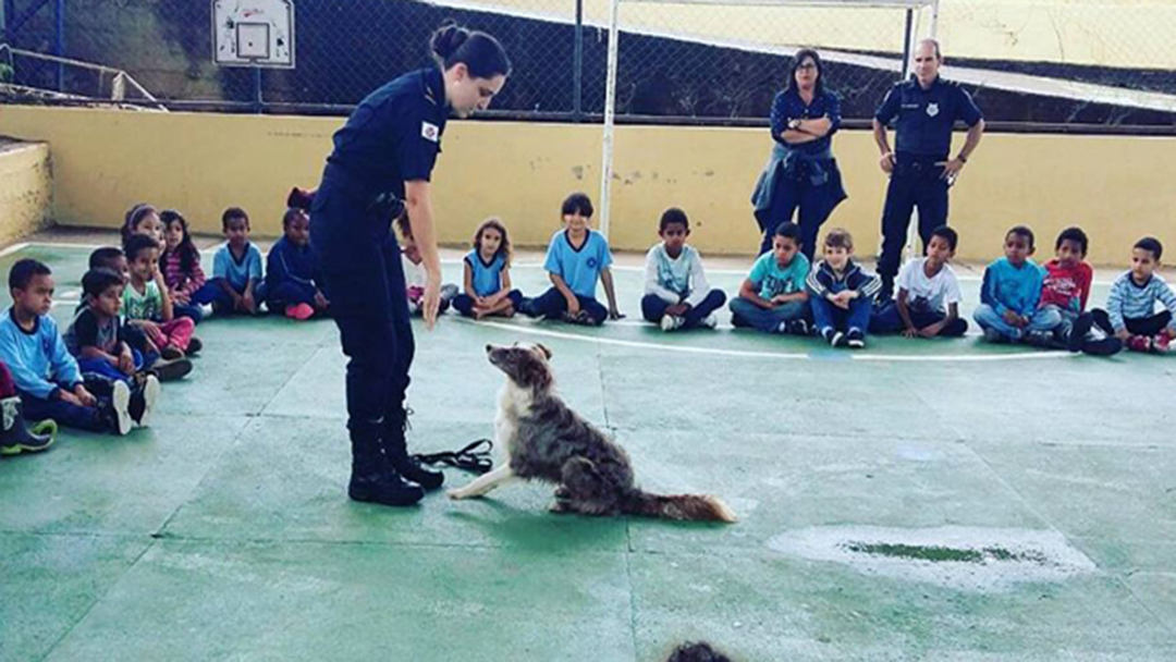 GUARDA MUNICIPAL DE BARBACENA PARTICIPA DA SEMANA DE EDUCAÇÃO PARA A VIDA
