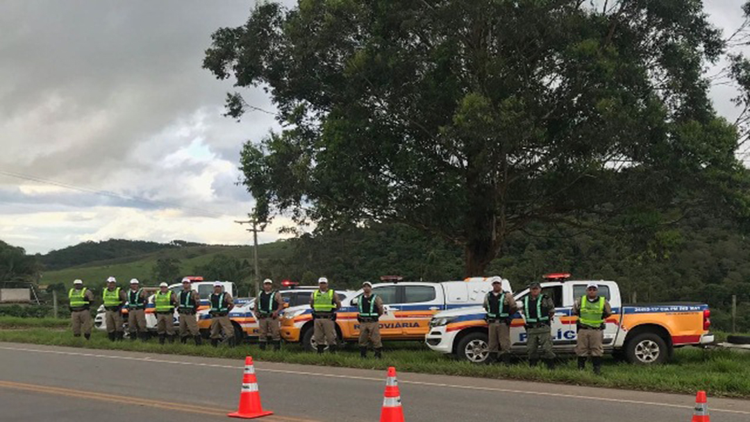 Polícia militar rodoviária realiza operação Impacto.