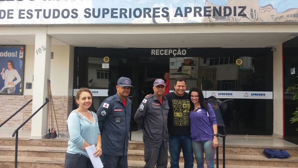 BOMBEIROS EMITEM LIBERAÇÃO DE ESCOLA PARTICULAR QUE ESTAVA FECHADA