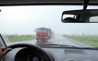 ÉPOCA DE CHUVAS EXIGEM CUIDADOS EXTRAS NA DIREÇÃO