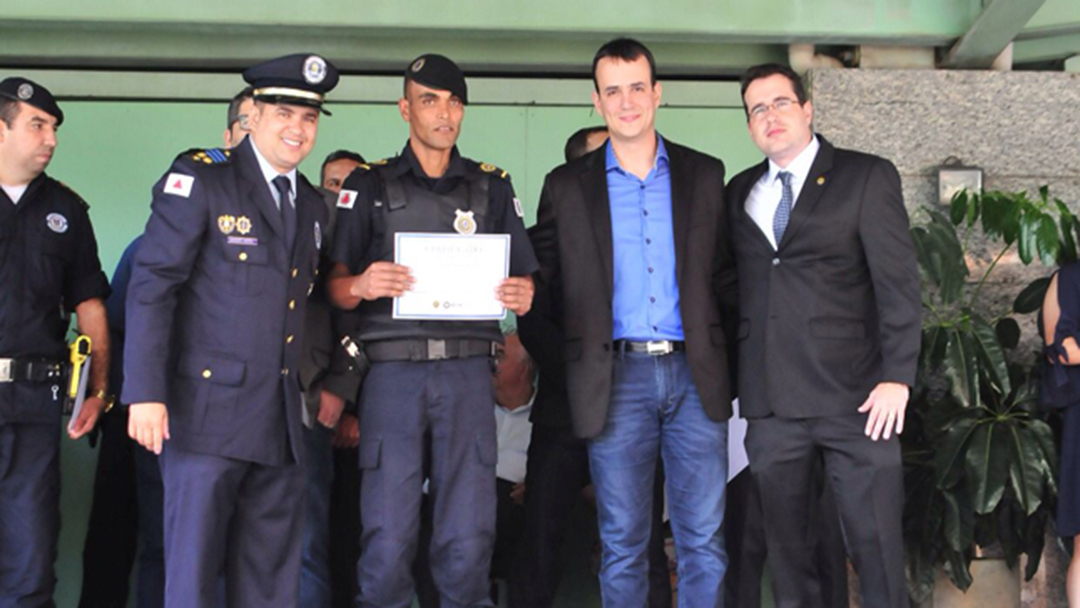 Guarda Municipal de Barbacena recebe condecoração em Betim