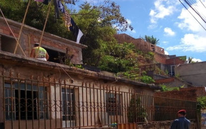 BOMBEIROS REALIZAM VISTORIA EM ÁREA DE RISCO NO BAIRRO DINIZ II EM BARBACENA