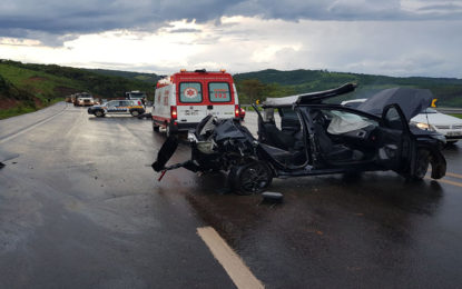 ACIDENTE COM 3 VEÍCULOS ENVOLVE 7 PESSOAS