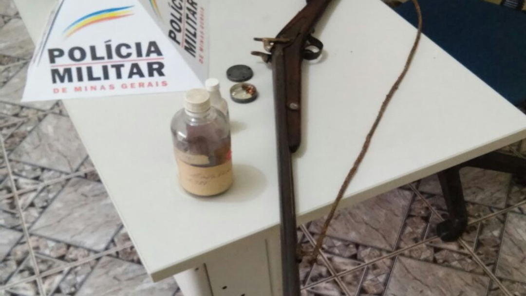 Arma deixada em zona rural de Senhora dos Remédios é apreendida