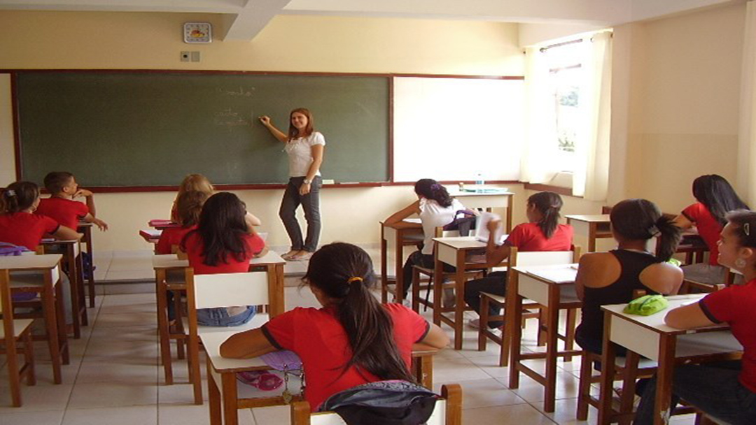 Publicada resolução que estabelece normas para a organização do Quadro de Pessoal das escolas estaduais em 2018