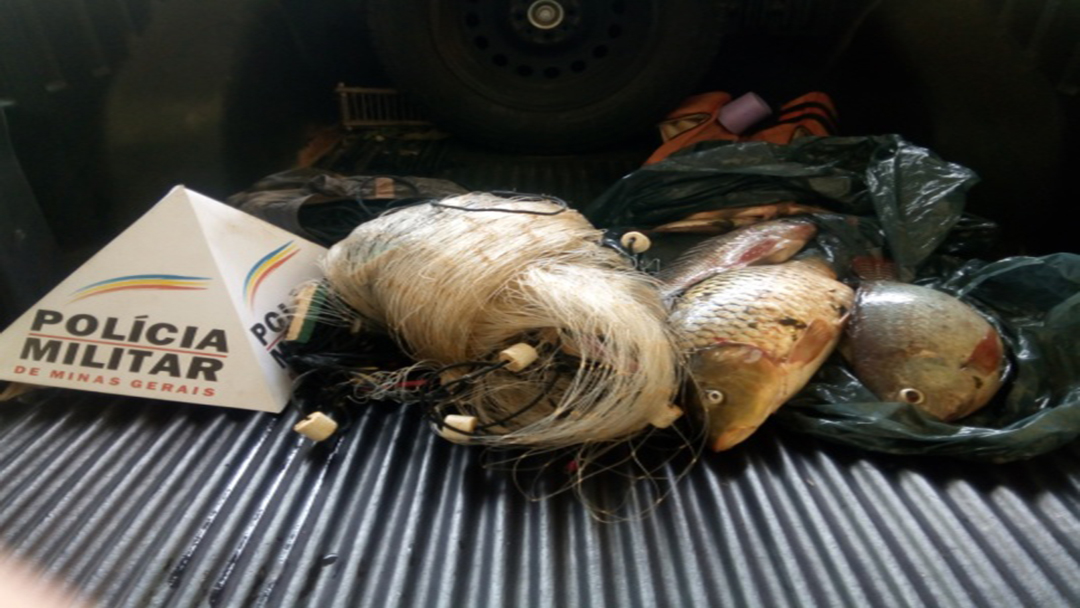 Polícia Militar do Meio Ambiente prende pescadores infringindo PIRACEMA