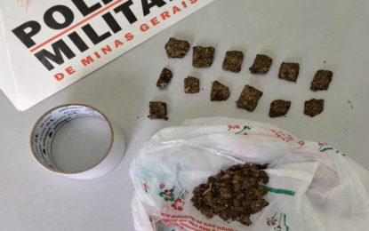 EM BARBACENA MÃE ENCONTRA DROGAS NO QUARTO DO FILHO E ACIONA A PM