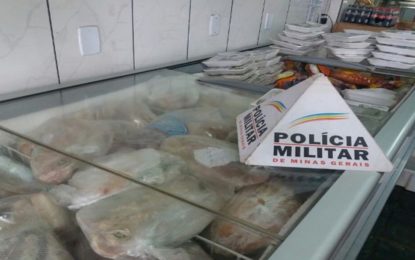 PM do Meio Ambiente fiscaliza e autua peixaria em Conselheiro Lafaiete-MG