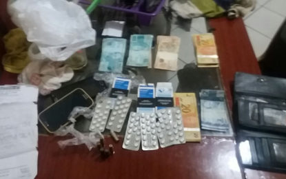 CASAL É DETIDO COM DROGA SINTÉTICA