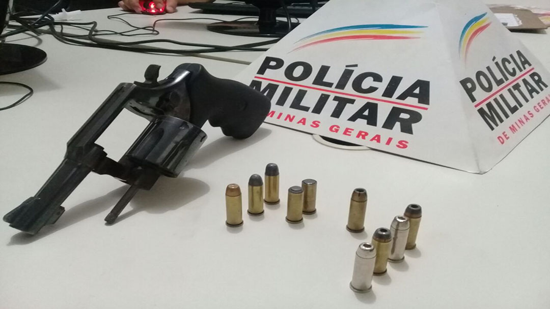 POLÍCIA MILITAR RETIRA ARMA DE CIRCULAÇÃO EM SÃO JOÃO DEL-REI-MG