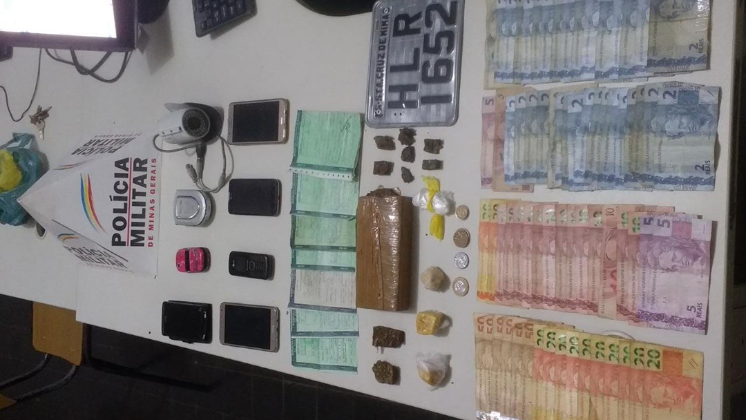 POLÍCIA MILITAR RETIRA DROGAS DE CIRCULAÇÃO EM SÃO JOÃO DEL-REI-MG