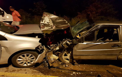 COLISÃO ENTRE DOIS VEÍCULOS DEIXAM 08 VÍTIMAS NA MG 338 RODOVIA QUE LIGA BARBACENA A IBERTIOGA