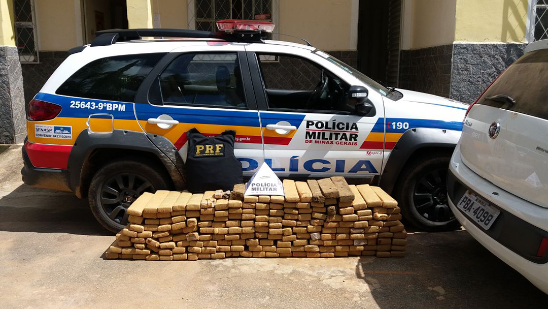 PM APREENDE MAIS DE 200 KG DE MACONHA EM RESSAQUINHA