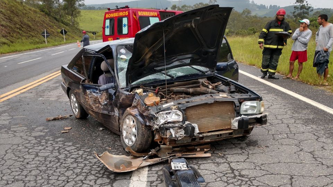 ACIDENTE NA 265 DEIXA 04 VÍTIMAS FERIDAS PROXIMIDADES DO RESTAURANTE DO TIO ROMEU