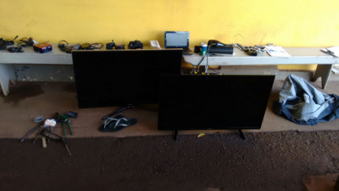 PRISÃO DE AUTORES DE FURTO/ARROMBAMENTO A RESIDÊNCIA EM CONSELHEIRO LAFAIETE-MG/VEJA MAIS