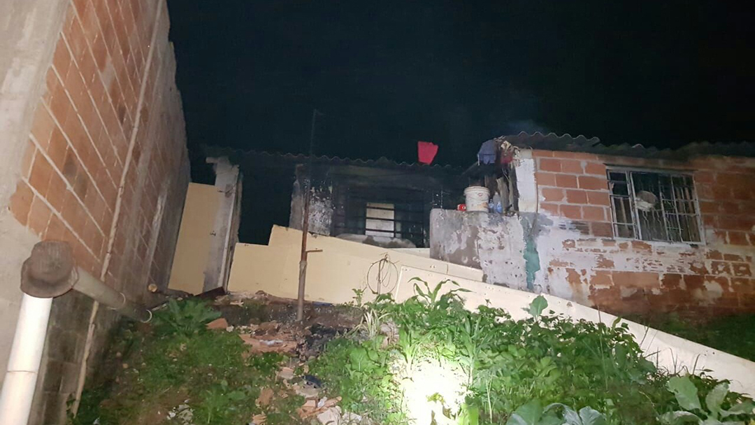 HOMEM ATEIA FOGO EM SEU PRÓPRIO IMÓVEL EM CONSELHEIRO LAFAIETE