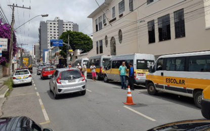 AÇÃO CONJUNTA PARA FISCALIZAÇÃO DE VANS ESCOLARES EM BARBACENA-MG